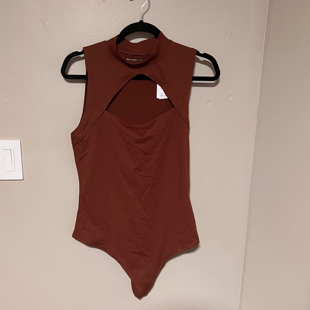 NWT Abercrombie & Fitch L Rust-colored sleeveless bodysuit